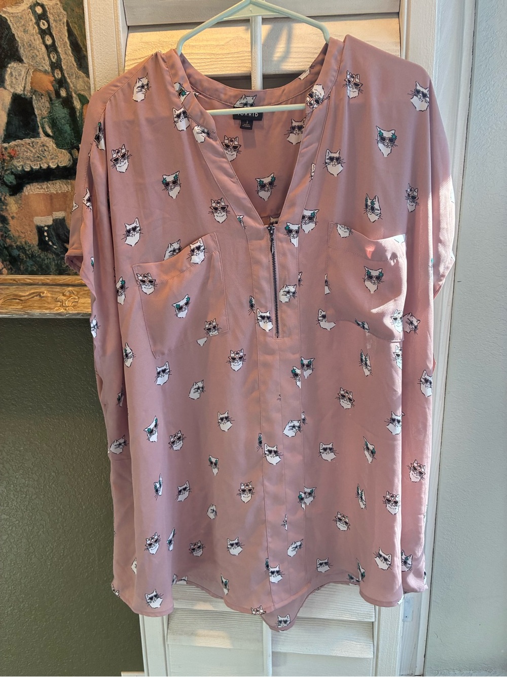 torrid Rose Mauve Floral-Print V-Neck Blouse - Picture 4 of 13